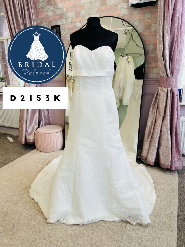 Hilary Morgan | Wedding Dress | Fit To Flare | D2153K