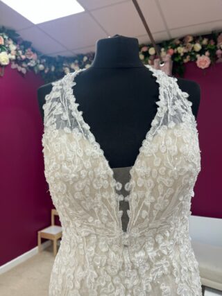 Madison James | Wedding Dress | Fit To Flare | FLB128N