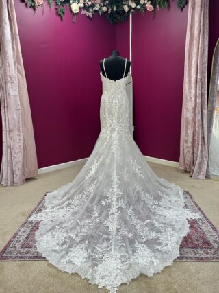 Tiffany | Wedding Dress | Fit To Flare | FLB134N