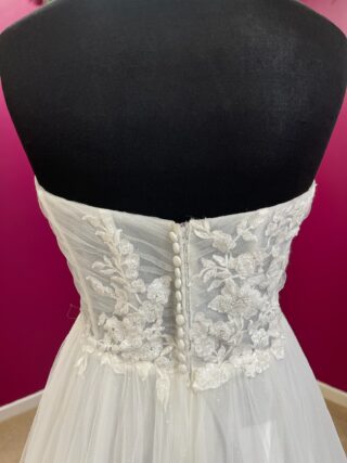 Rebecca Ingram | Wedding Dress | A Line | FLB140N