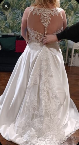 Hilary Morgan | Wedding dress | Aline | C9761