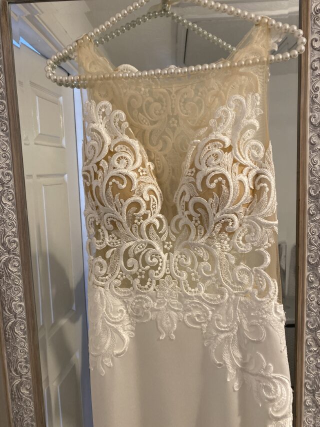 Liri Bridal | Wedding Dress | Straight | C9854