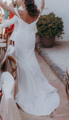 Suzanne Neville | Wedding dress | Fit to Flare | C9876