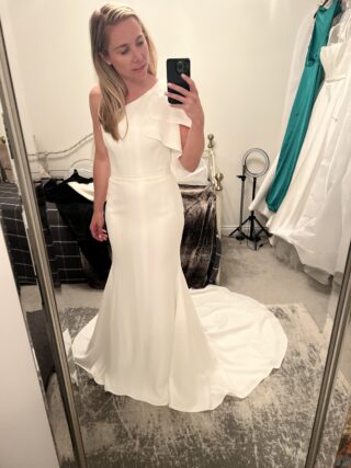 Suzanne Neville | Wedding Dress | Fit to Flare | C9903