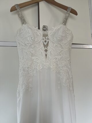 Badgley Mischka | Wedding dress | Fit to Flare |  C9914