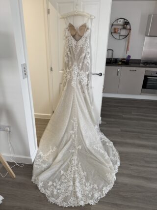 Essense of Australia | Wedding dress | Trumpet | C9881