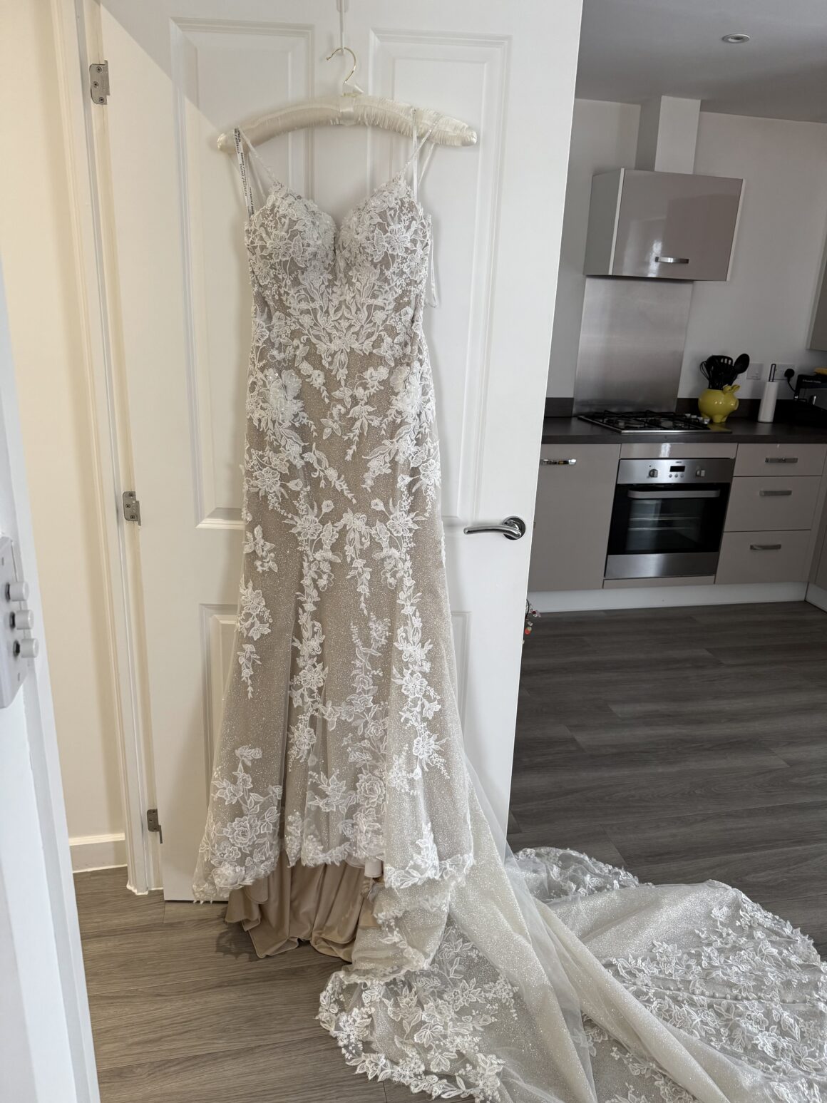 Essense of Australia | Wedding dress | Trumpet | C9881