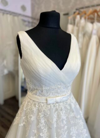 Pronovias | Wedding Dress | A Line | C438JL