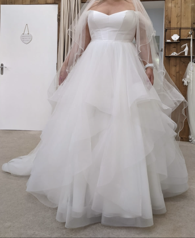 Martina Liana| Wedding dress | Aline | C9986