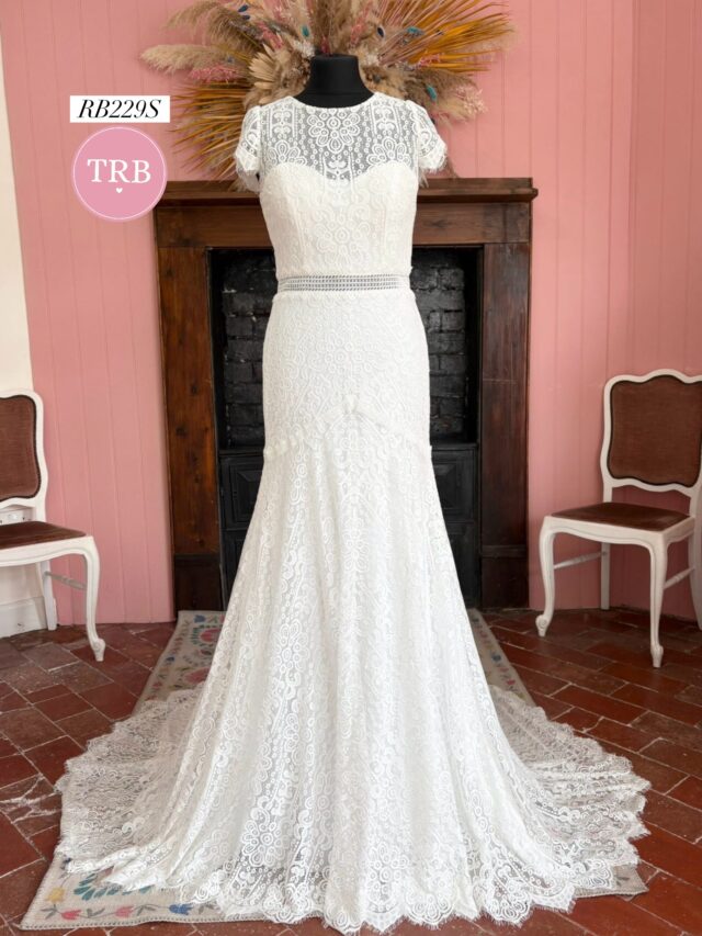 Shikobe | Wedding Dress | Fit To Flare | RB229S