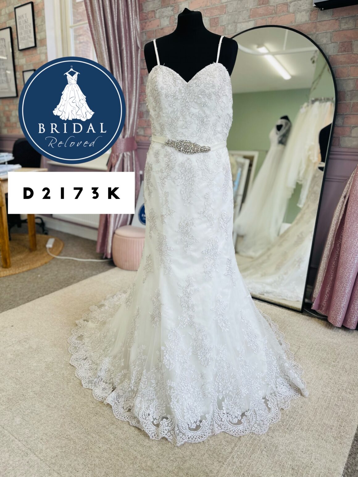 Alfred Angelo | Wedding Dress | Fit To Flare | D2173K