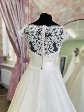 Suzanne Neville | Wedding Dress | A Line | D2162K