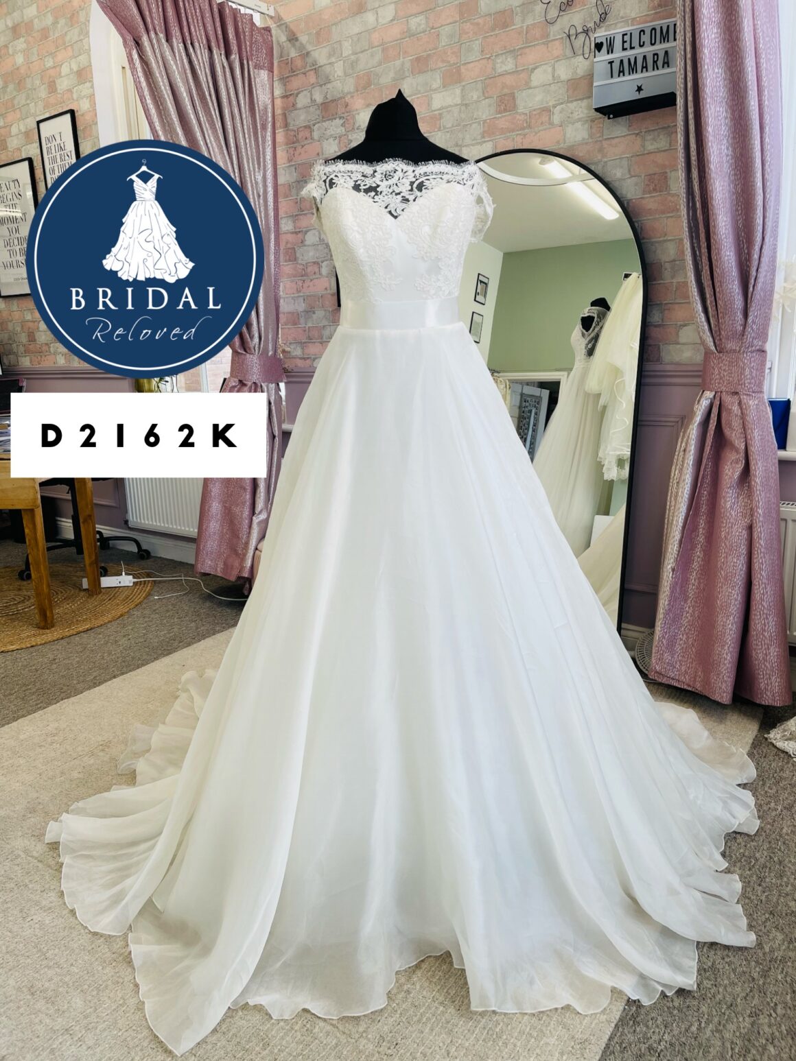 Suzanne Neville | Wedding Dress | A Line | D2162K