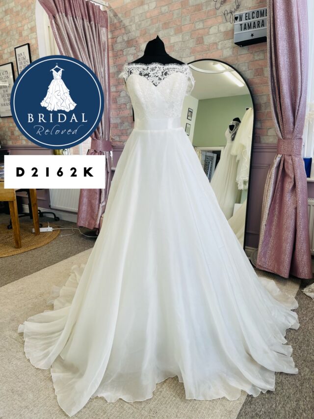 Suzanne Neville | Wedding Dress | A Line | D2162K