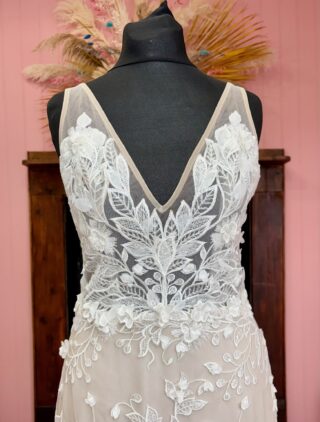 Made with Love | Wedding Dress | Fit To Flare | RB250