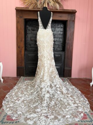 Made with Love | Wedding Dress | Fit To Flare | RB250