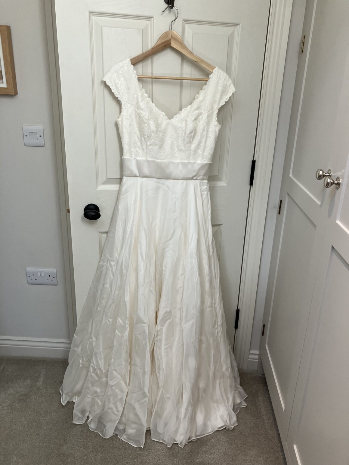 Andrea Bainbridge | Wedding dress | Aline | C10111