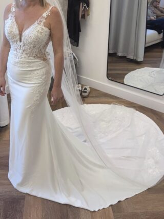 Enzoani | Wedding Dress | Fit to Flare | C10104