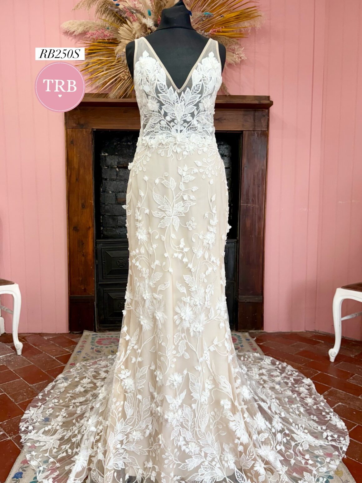 Made with Love | Wedding Dress | Fit To Flare | RB250
