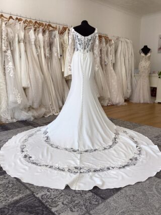 Veni Infantino | Wedding Dress | Fit To Flare | T717F