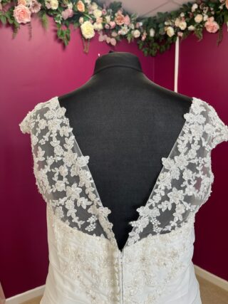 True Curves | Wedding Dress | A Line | FLB181