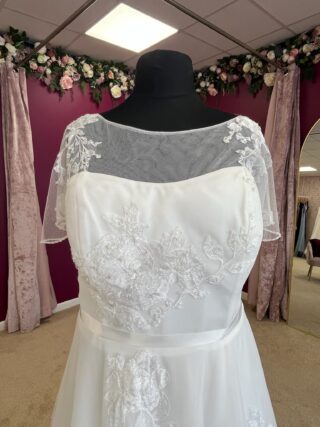 True Curves | Wedding Dress | A Line | FLB180