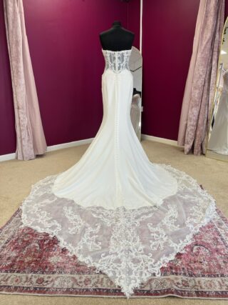 Essense of Australia | Wedding Dress | Fit To Flare | FLB163