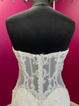 Essense of Australia | Wedding Dress | Fit To Flare | FLB163