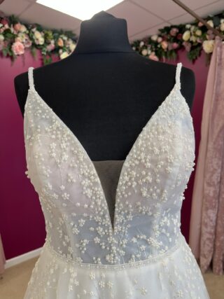 Essense of Australia | Wedding Dress | A Line | FLB164