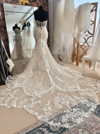 Elysee | Wedding Dress | Fit To Flare | WN1091D