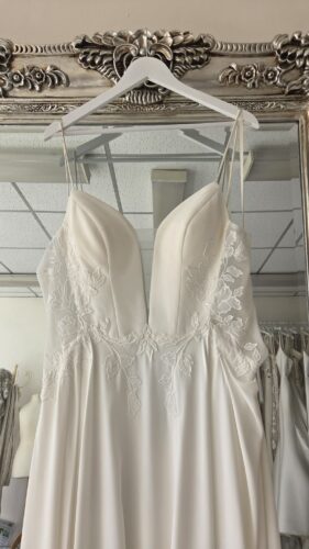 Emmy London | Wedding dress |  Aline | C10148