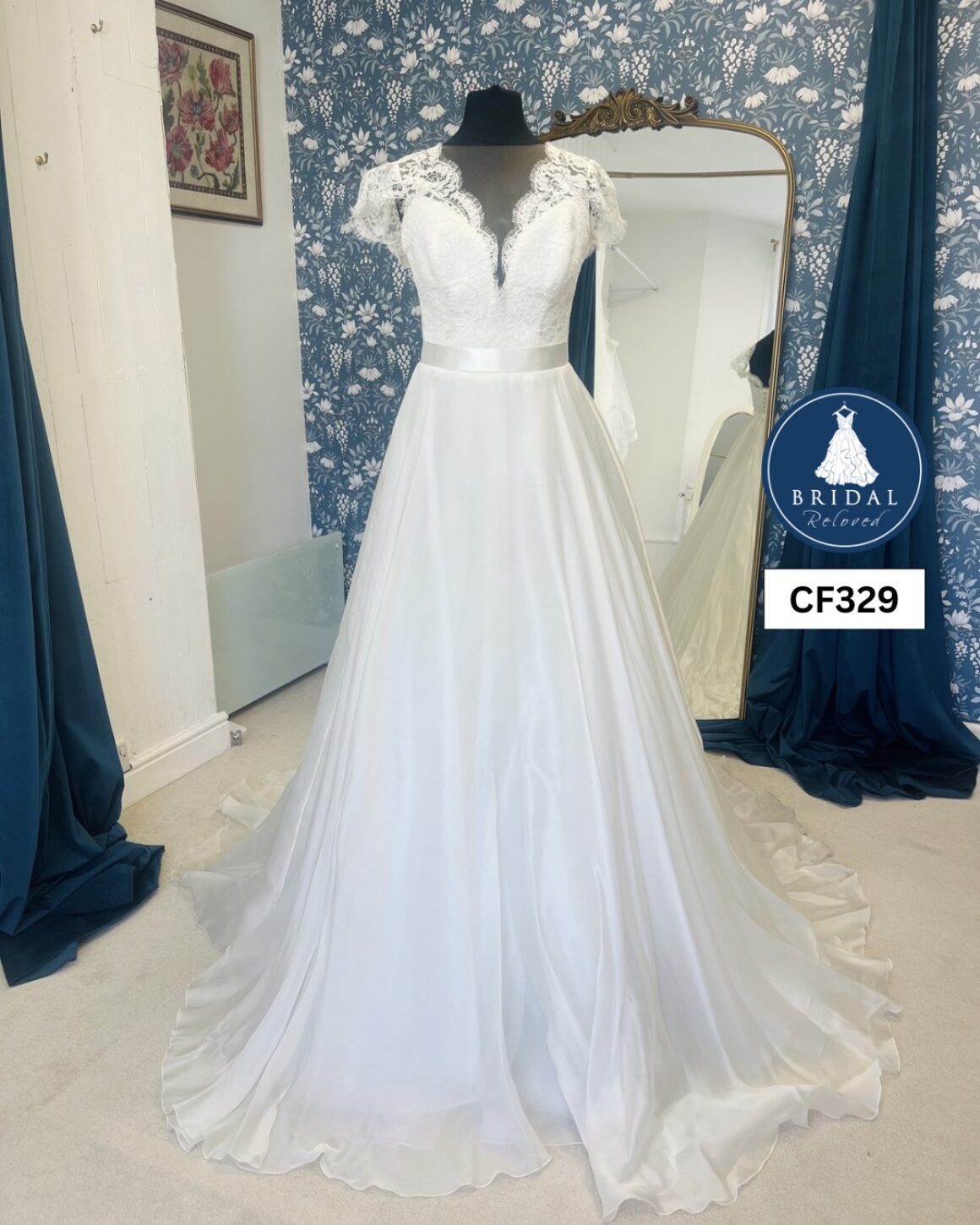 Suzanne Neville | Wedding Dress | A Line | CF329