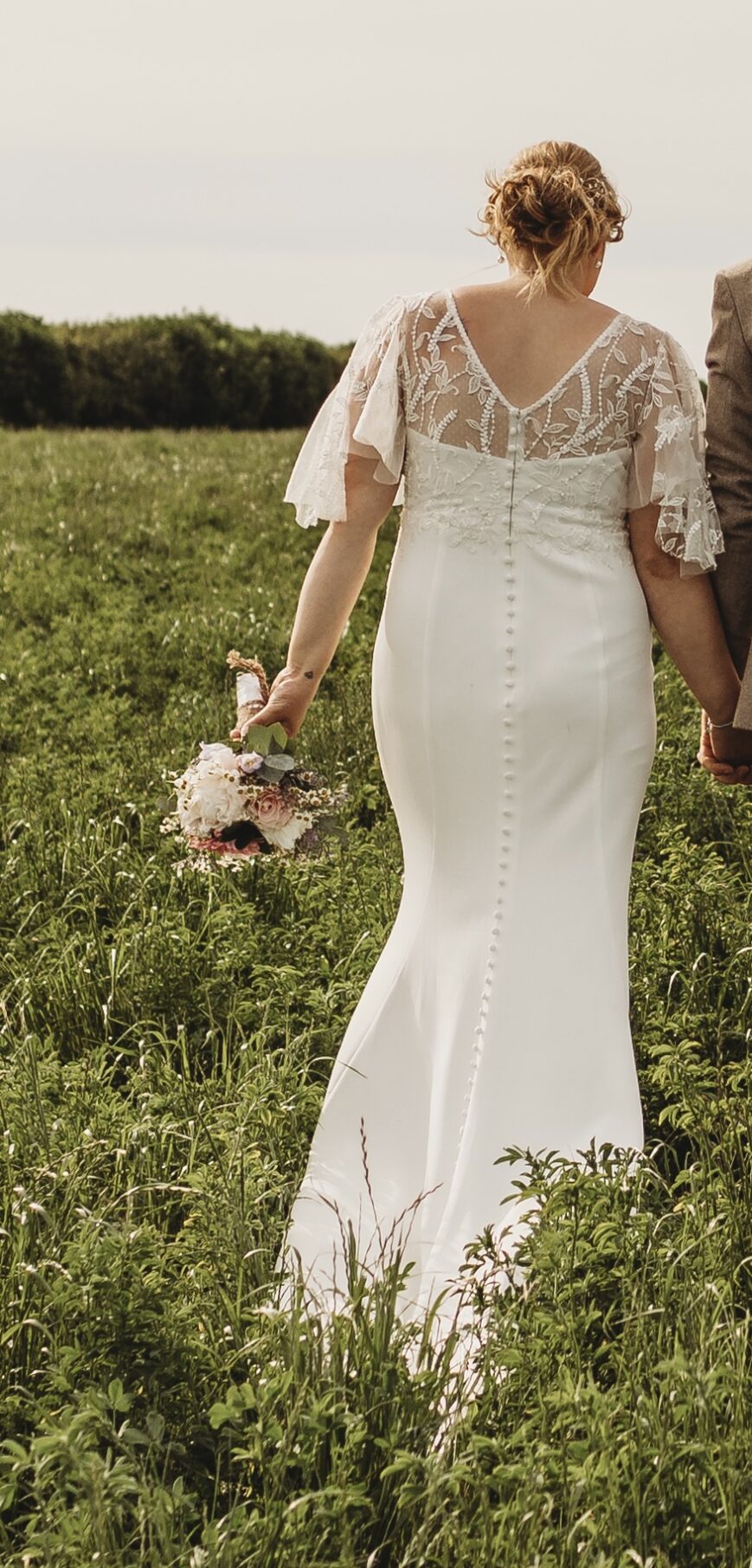 Unknown Designer | Wedding dress | Fit to Flare | C10228