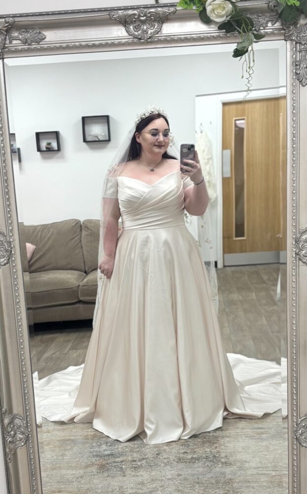 White Rose | Wedding dress | Aline | C10267