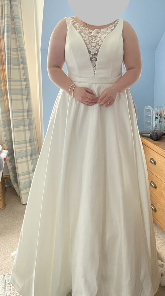 Pure Bridal | Wedding dress | Aline | C10212