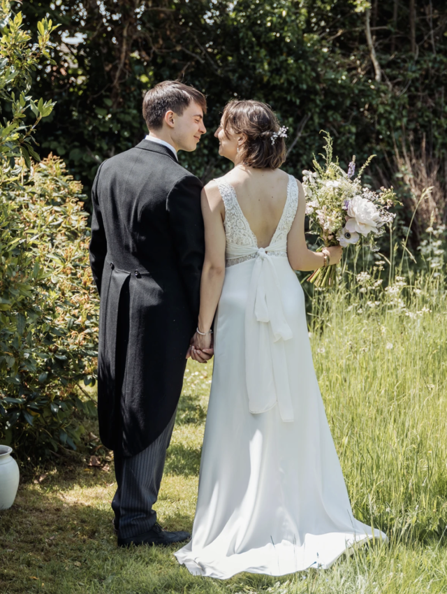 Batel Lindström | Wedding dress | Aline | C10203