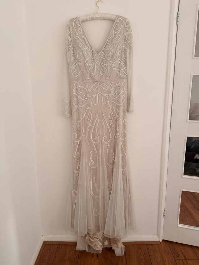 Adrianna Papell | Wedding dress | Fit to Flare | C10234