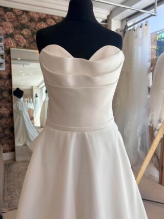 Alan Hannah | Wedding Dress | A Line | WN1106D