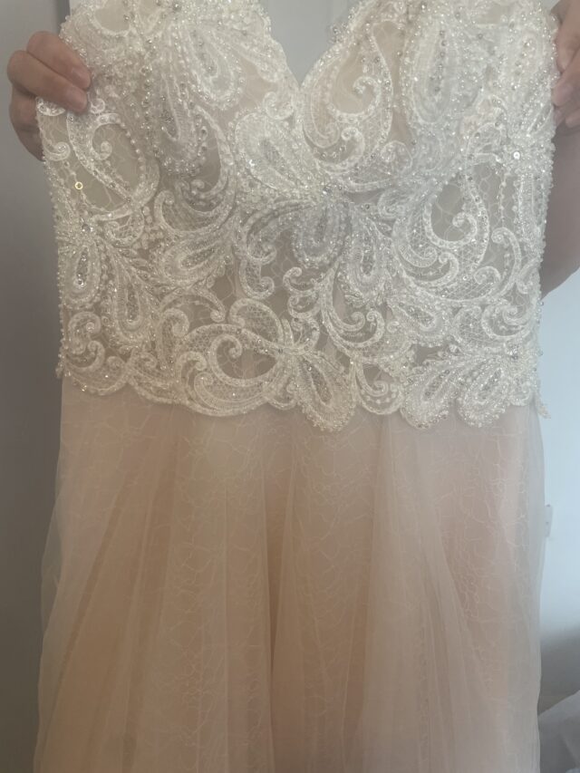 Wedding dress | Allure | Aline | C10202
