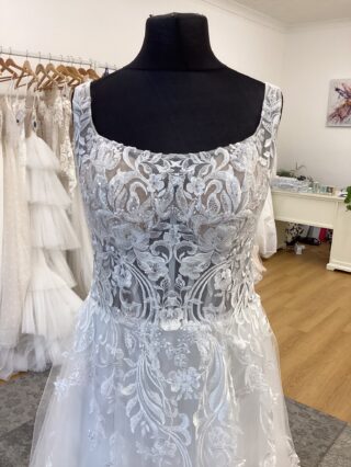 Etoile | Wedding Dress | A Line | T737F