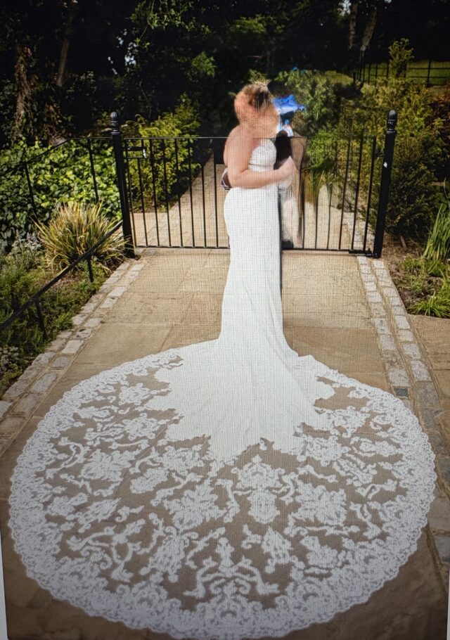 Enzoani |Wedding Dress| Fit to Flare | C10278