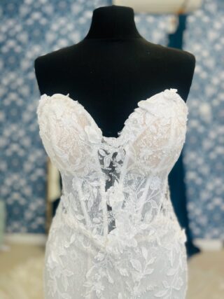 Enzoani | Wedding Dress | Fit To Flare | CF361
