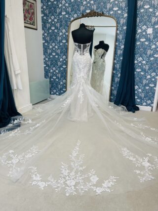 Enzoani | Wedding Dress | Fit To Flare | CF361