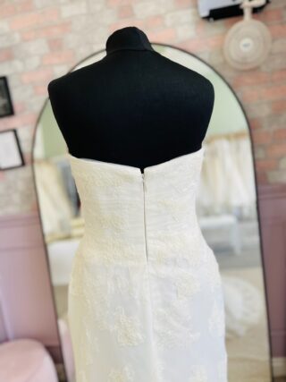 Benjamin Roberts | Wedding Dress | Fit To Flare | D2188K