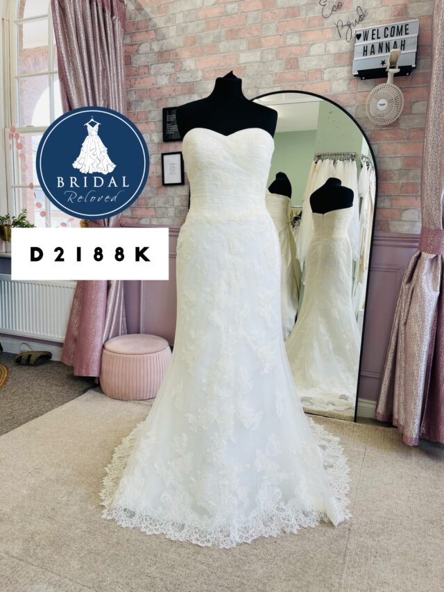Benjamin Roberts | Wedding Dress | Fit To Flare | D2188K