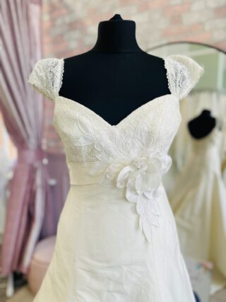 Sassi Holford | Wedding Dress | A Line | D2191K
