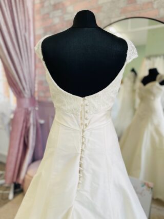 Sassi Holford | Wedding Dress | A Line | D2191K