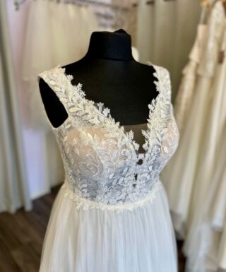 Bianco Evento | Wedding Dress | A Line | C445JL