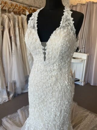 Madison James | Wedding Dress | Fit To Flare | B448M