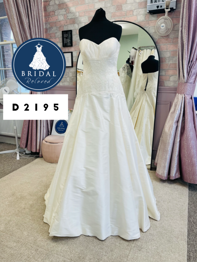 Suzanne Neville | Wedding Dress | A Line | D2195